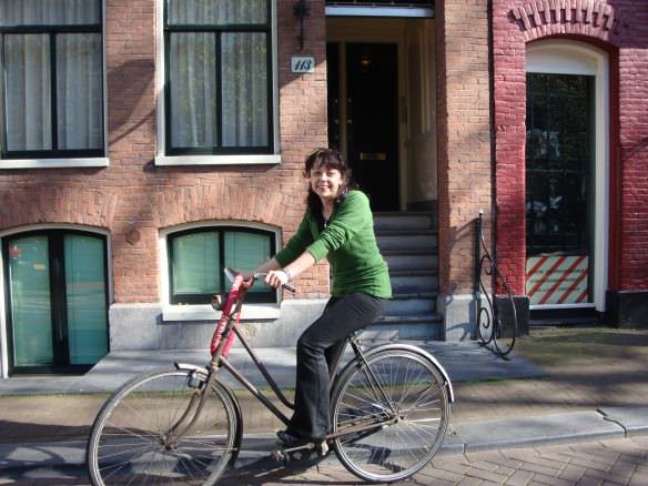 Bell biking in Amsterdam, Is Amsterdam a Good Move for You?