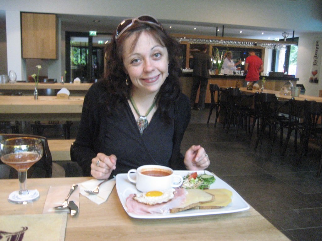 Bell enjoys a meal and a delicious beer in the cafe of the de Koningshoeven monastery, the La Trappe brewery