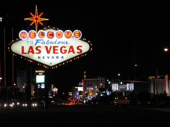 800px-WelcomeToVegasNite Top 10 cities in the world