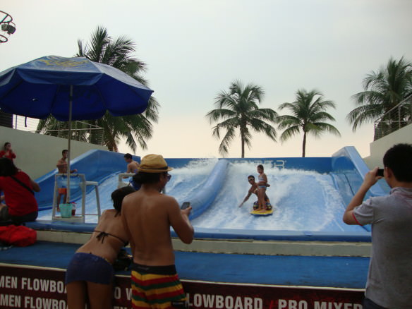 Surf in Singapore, beach in singapore