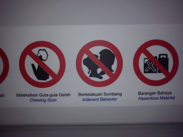 Kuala Lumpur train warning, no kissing!