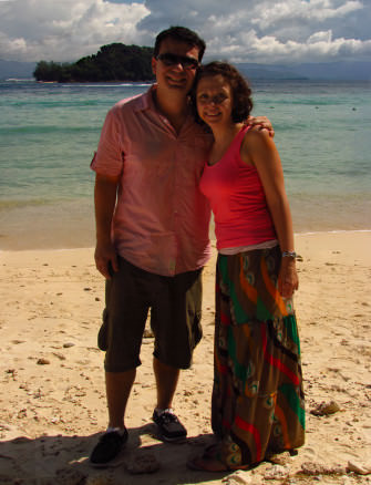 Manukan Island - Alex & Bell on the beach