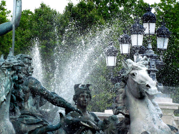 a grand water fountain in Bordeaux, France