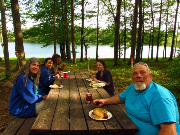 Lakeside BBQ near Six Flags Theme Park