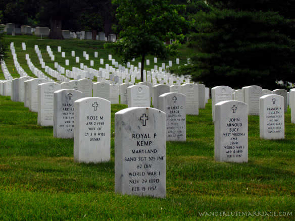 tombstones in Arlington Nation Cemetery 