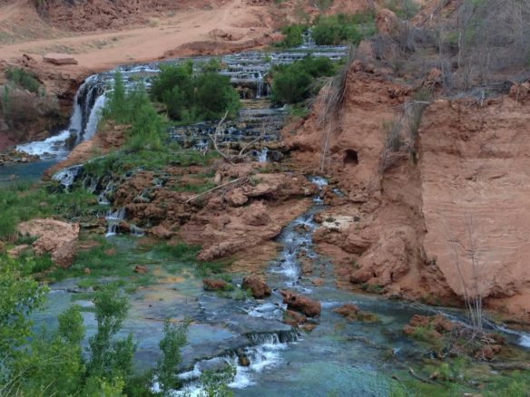 Havasu Falls over the red rocks