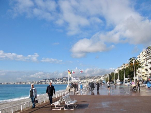 Board walk with people in Nice