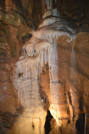 Lincoln Caverns - stalactites in the cave