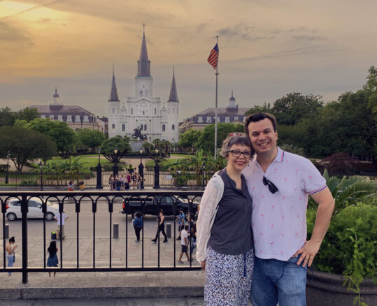 Alex and Bell standing in front of St Louis cathedral