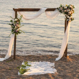 wedding decorations on the beach